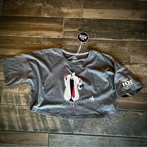 Disney 1001 Dalmatians Cruella gray cropped t shirt top M